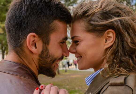 Fortaleciendo el Vínculo de Pareja con Adeida Meridian Beauty: Consejos para Celebrar el Amor